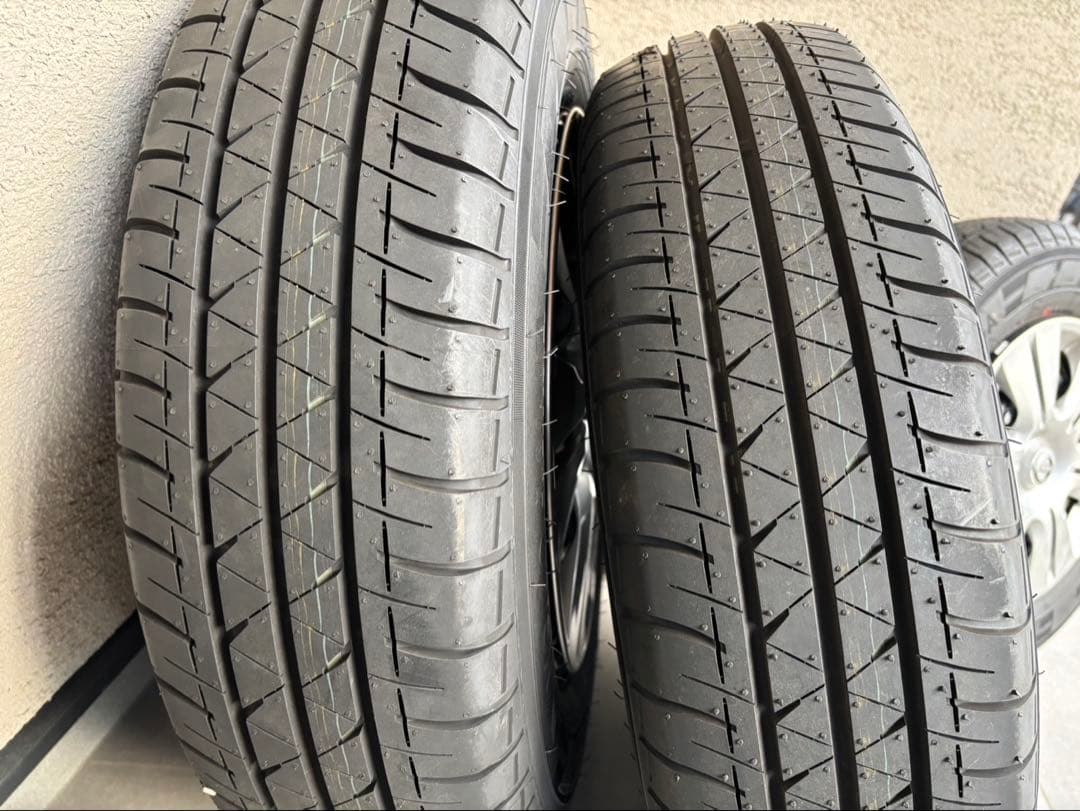 【ポルコ】キャラバン　純正ホイール　タイヤ　新車外し　4本セット