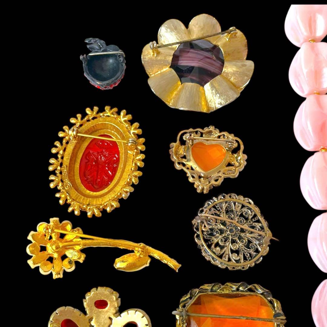 ☆BLACK FRIDAY福袋☆レッド&ピンク系☆ブランド&蛍光ブローチ多数！