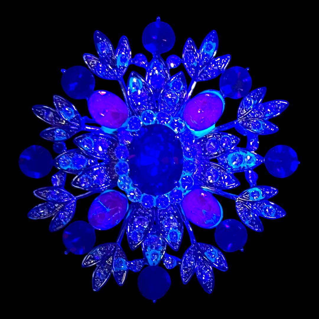 ☆BLACK FRIDAY福袋☆レッド&ピンク系☆ブランド&蛍光ブローチ多数！