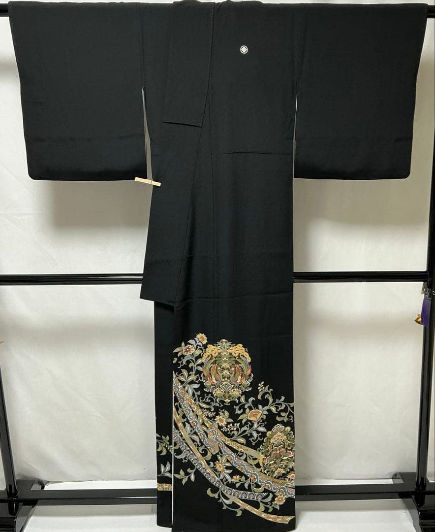 専用b238 正絹　黒留袖　比翼付　五つ紋　金駒刺繍　金箔　着物