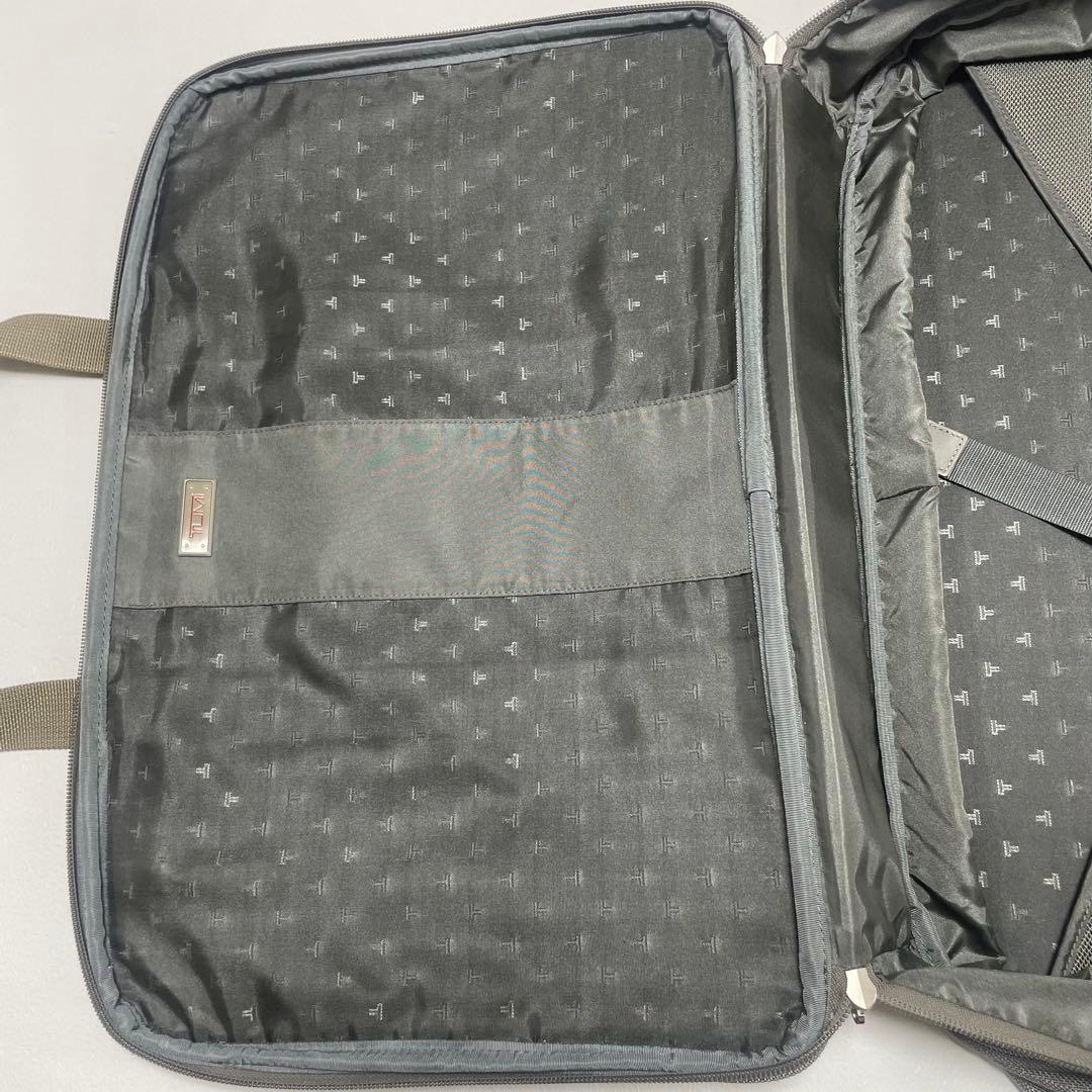 トゥミ　TUMI ビジネス　旅行バッグ　希少品　大谷用　グレー　ショルダーバッグ