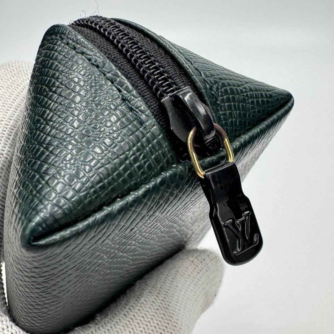 ルイヴィトン タイガ トゥルースペンケース レザー ペンケース ダークグリーン