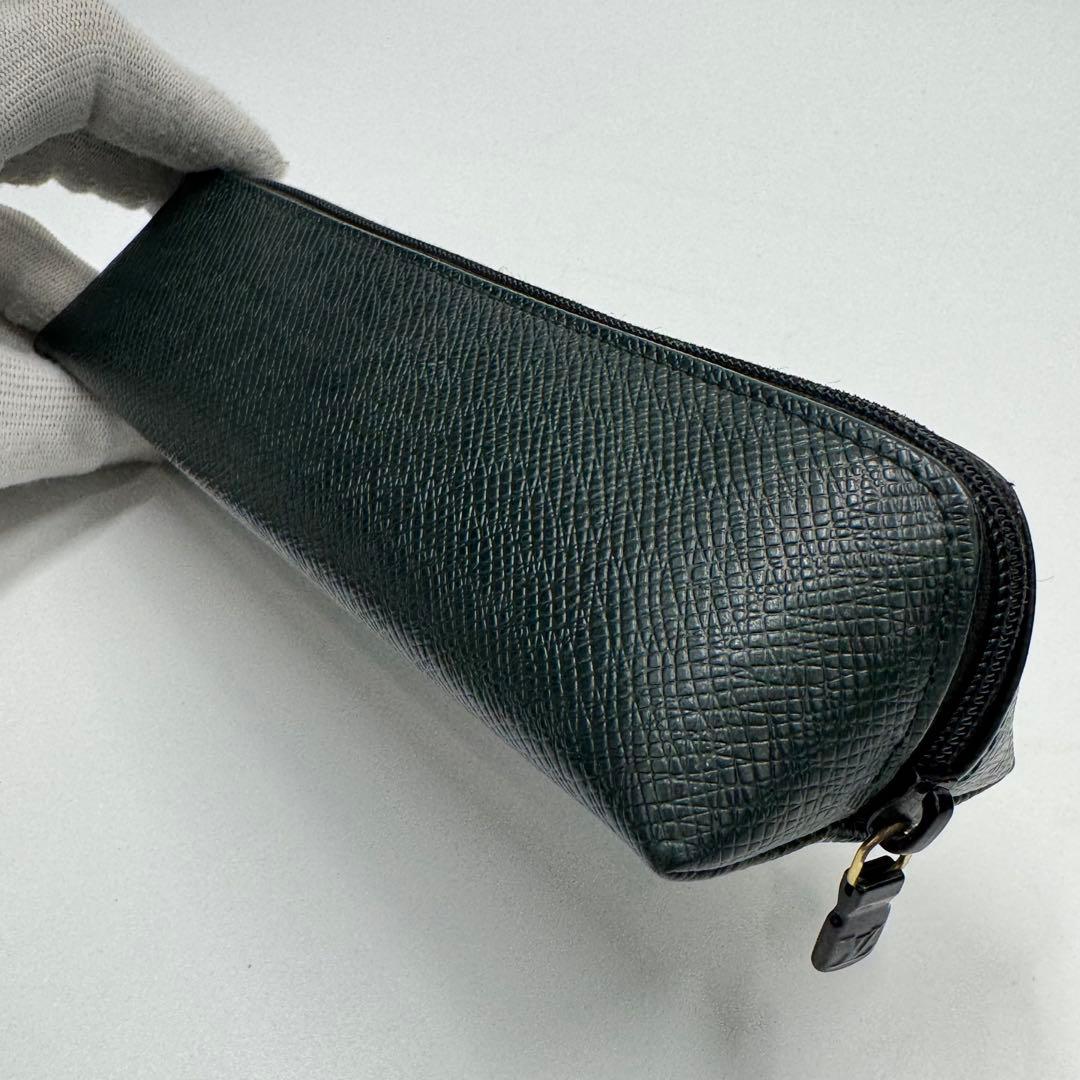 ルイヴィトン タイガ トゥルースペンケース レザー ペンケース ダークグリーン