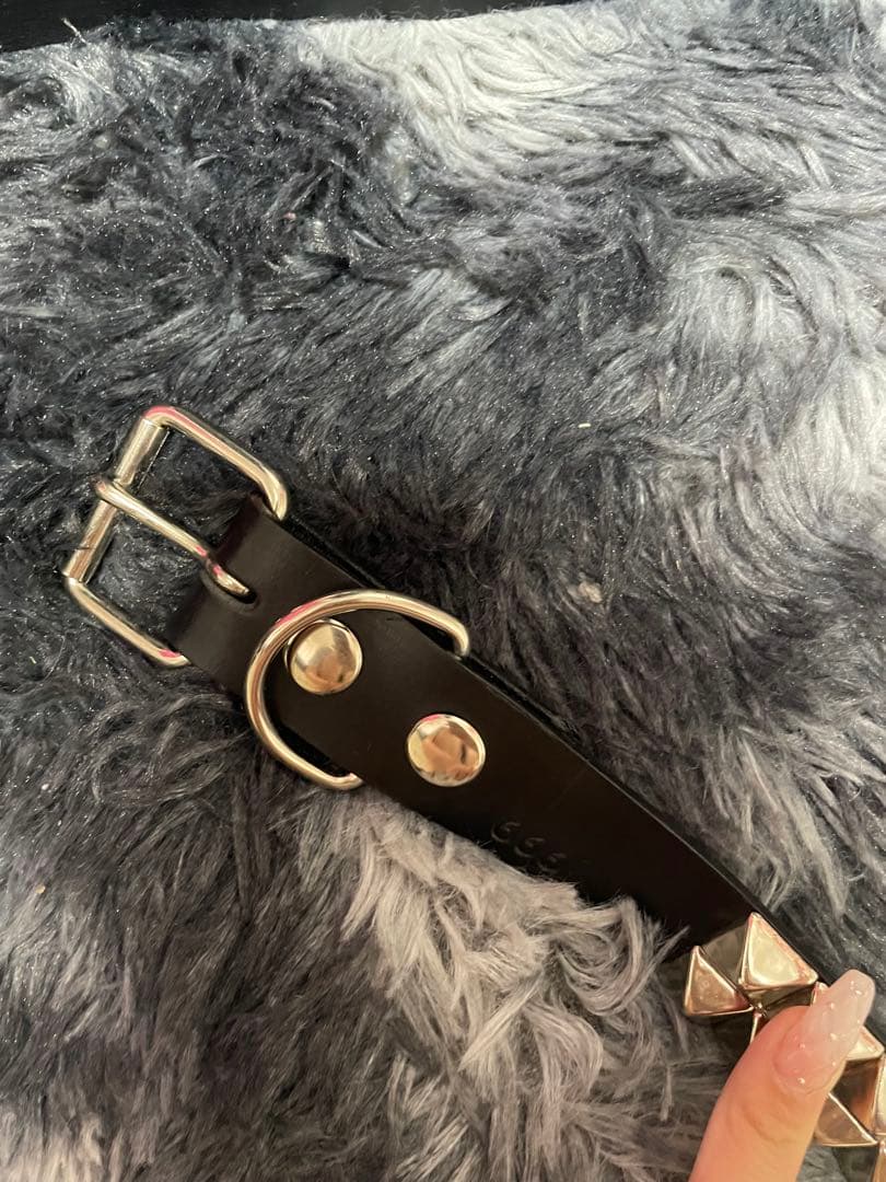 666 スタッズ付き黒レザーベルト