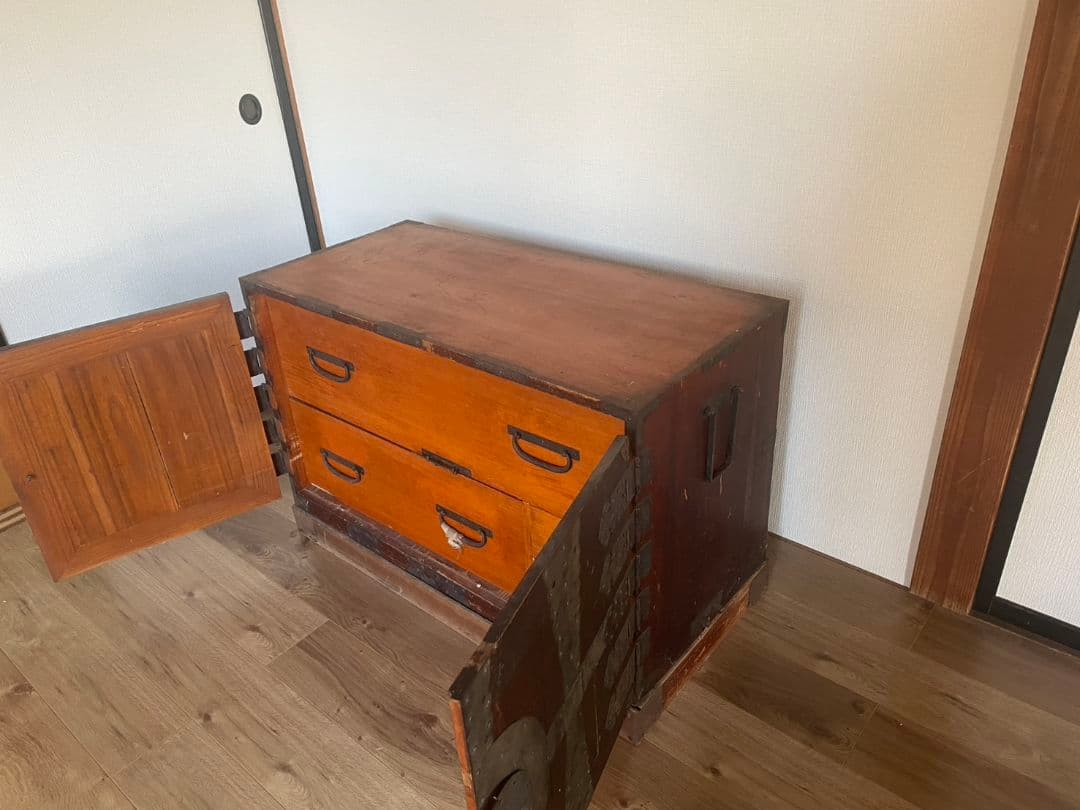 伝統的な和風木製箪笥 引き出し付きレア