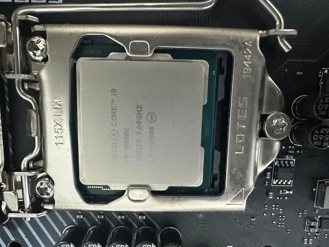 core i9 9900k、MPG Z390 GAMINGPRO CARBON