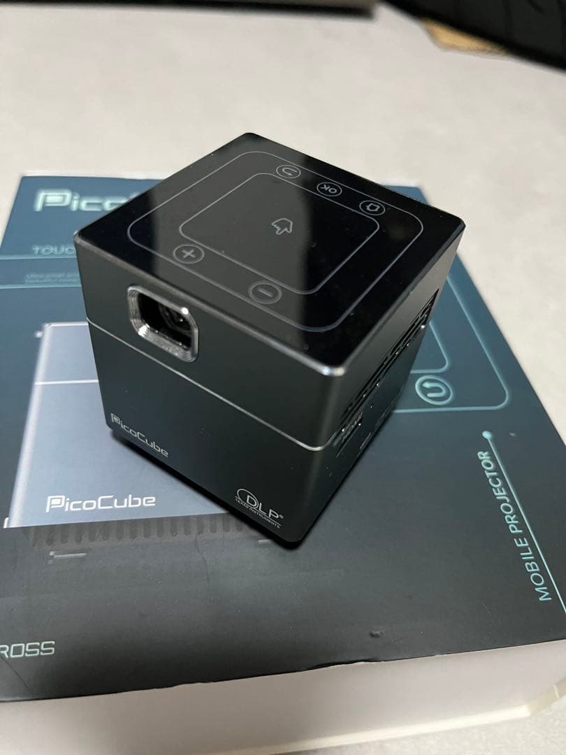 PicoCube Plus モバイルプロジェクター 本体