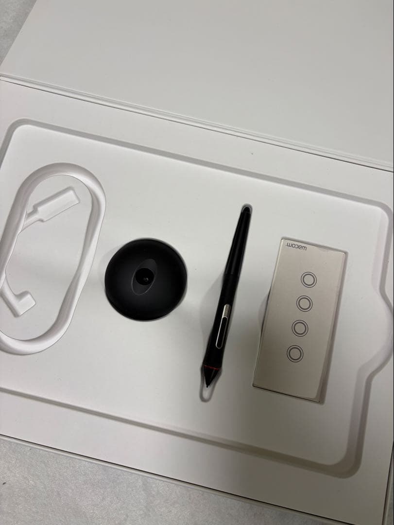 液タブ・ペンタブ Wacom intuos Pro