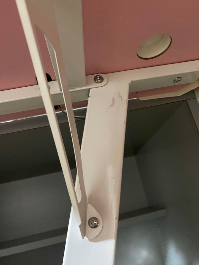 LEDライト付きゲーミングデスク　ピンク　光る　かわいい