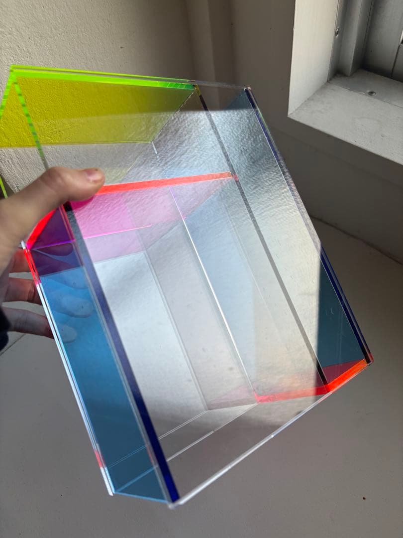 MoMA Neon Mondriベース