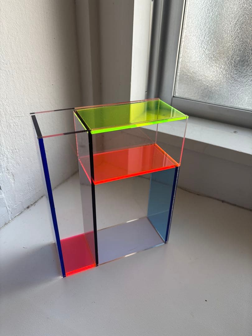 MoMA Neon Mondriベース