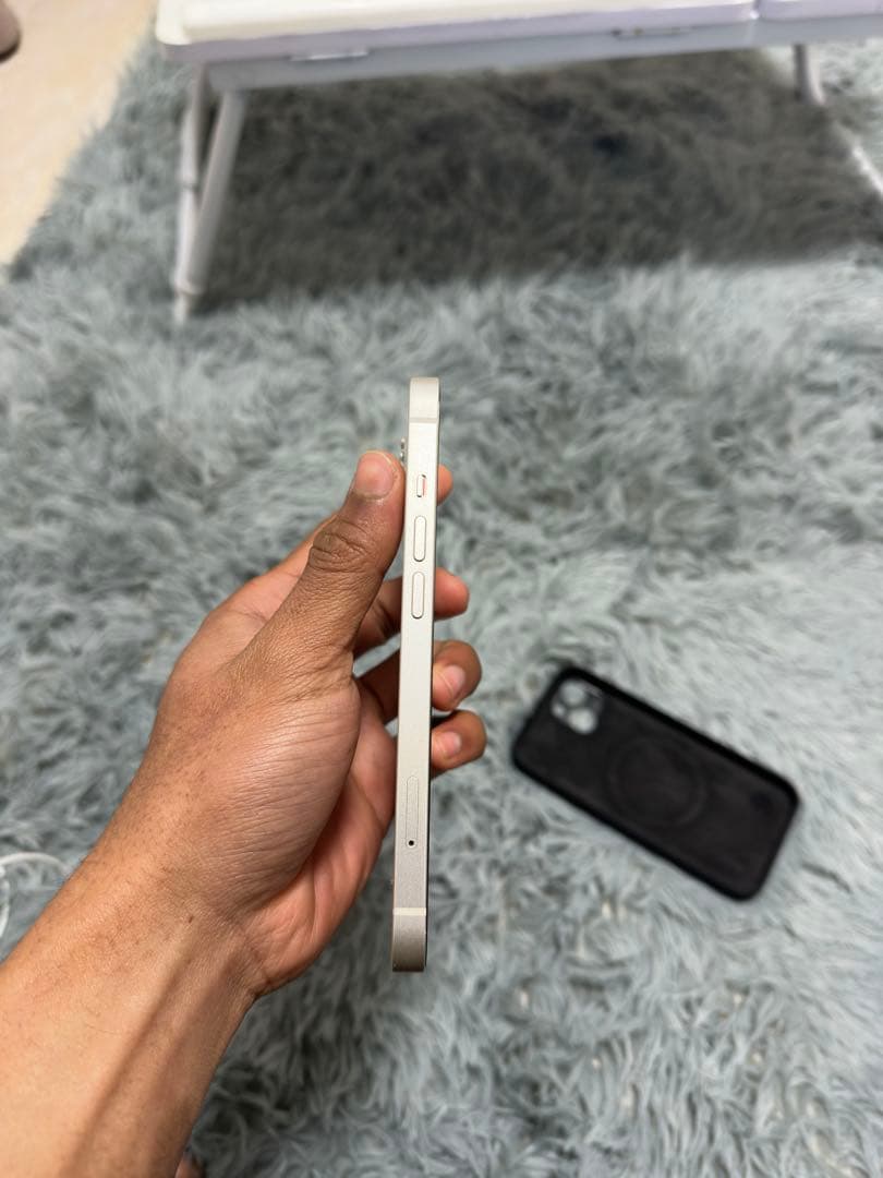 iPhone 13 ホワイト（白）出品します