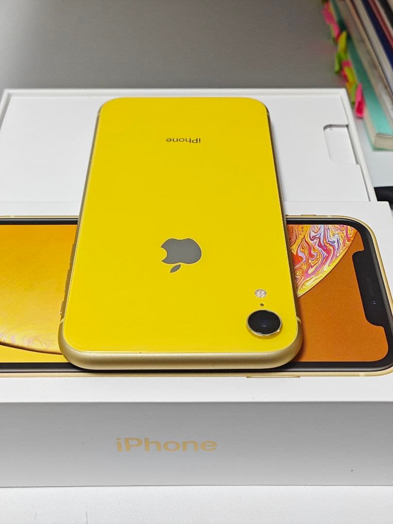 Apple iPhone XR ゴールド 本体とケース2つ