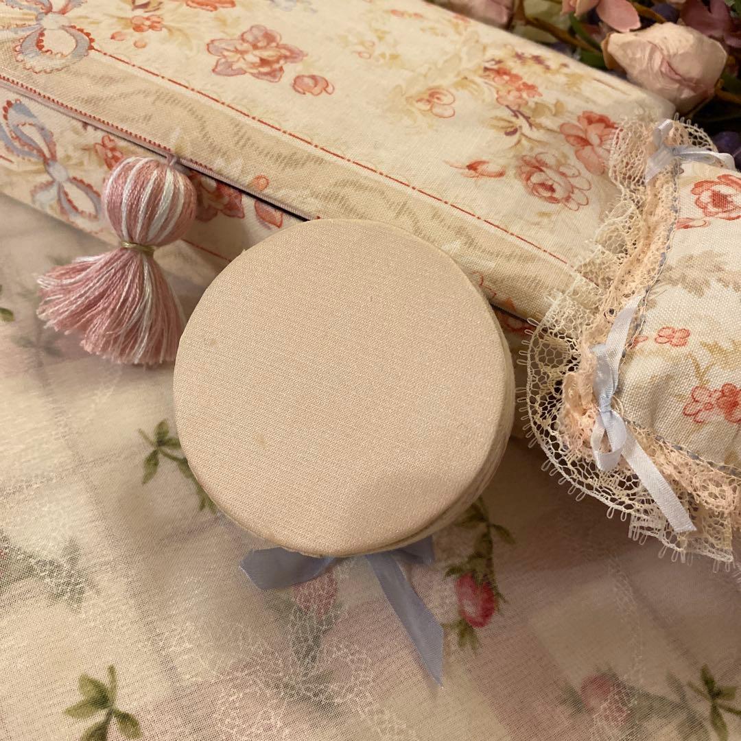 フランスアンティークお花柄 カルトナージュ　ミニクッション ピンクッション