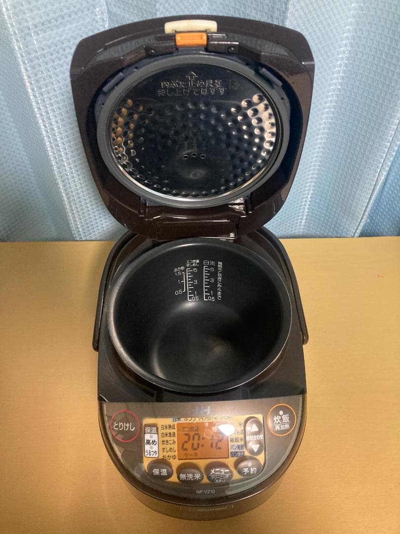 ★★2019年製 Zojirushi NP-VZ10 炊飯器 5.5合★002