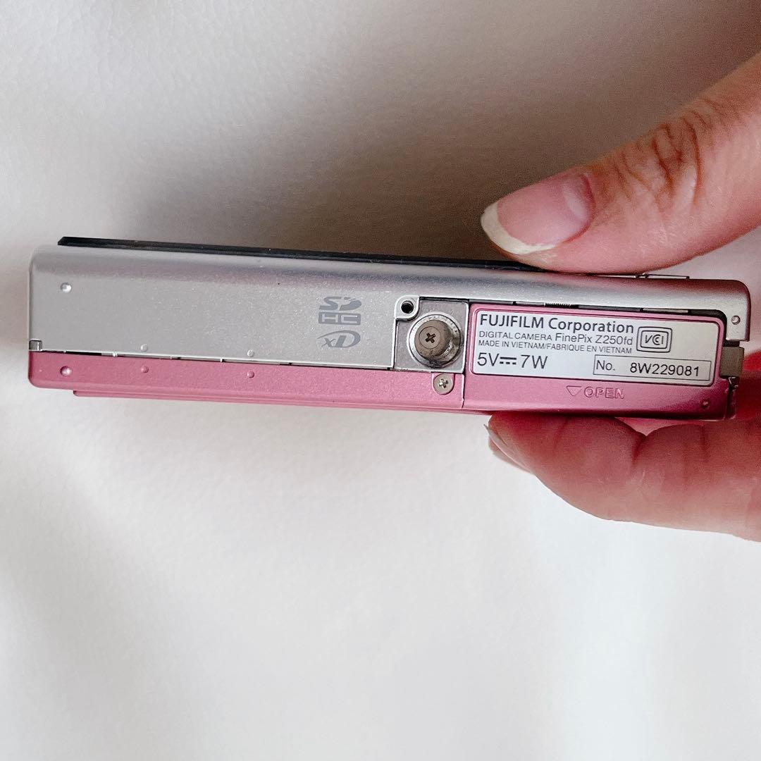 Fujifilm FinePix Z ピンク 本体と付属品