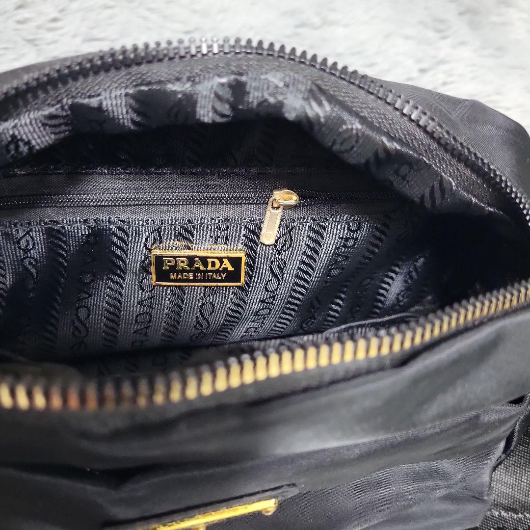 PRADA ナイロン ブラック ショルダーバッグノベルティー