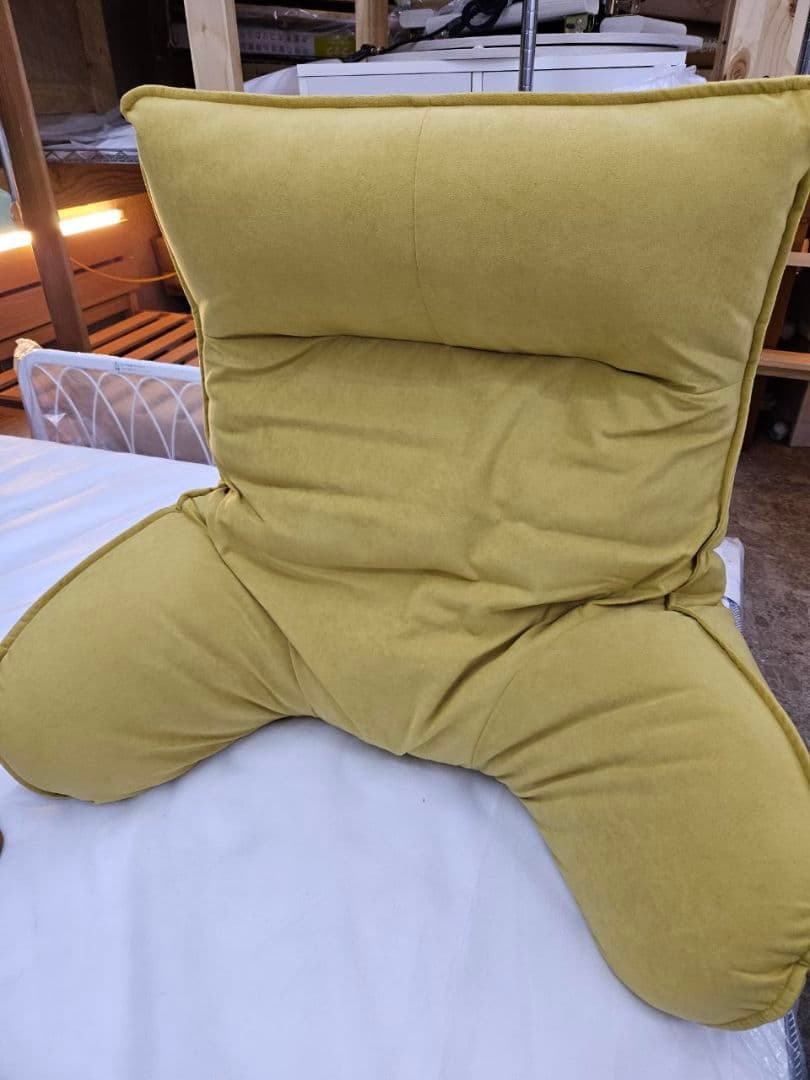 いつでも背もたれ　肘付き　クッション　YE色