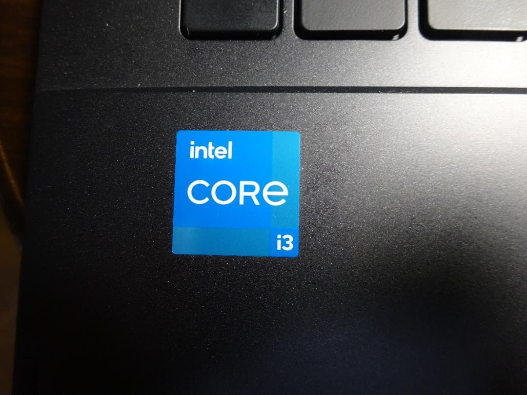 ASUSのノートパソコン　VivoBook　14型