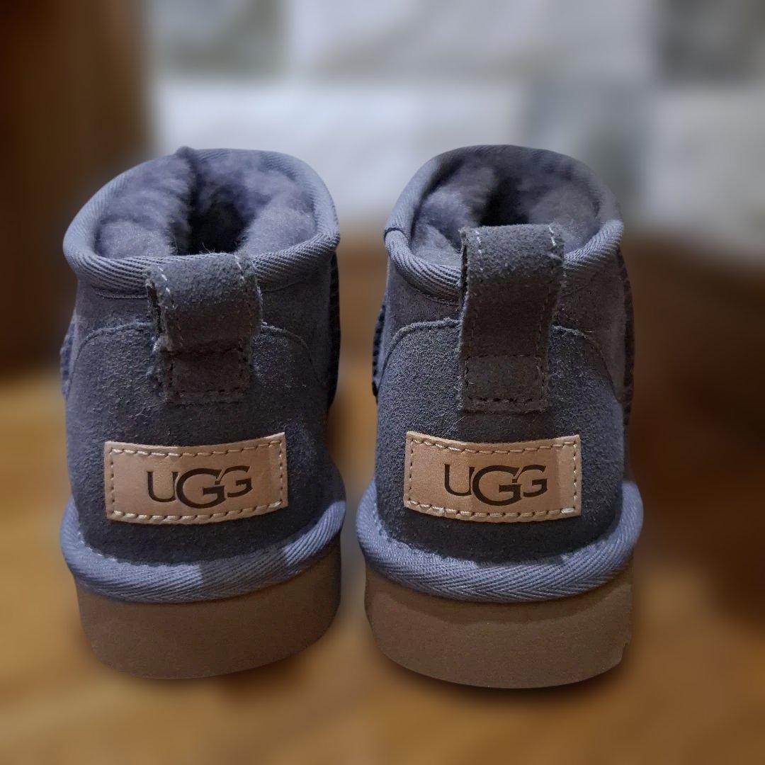 新品 UGG アグ クラシック ウルトラミニ (グレー)