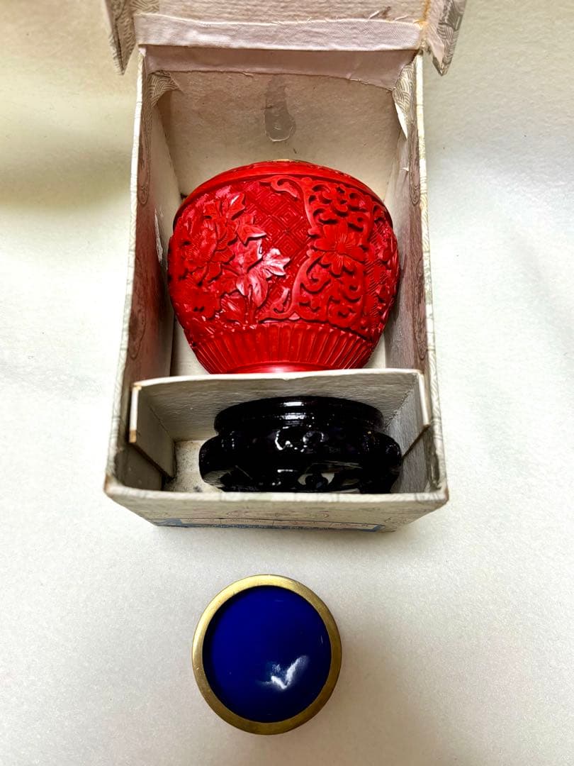 中国堆朱 伝統古美術工芸品 蓋付き茶壷 台座付き