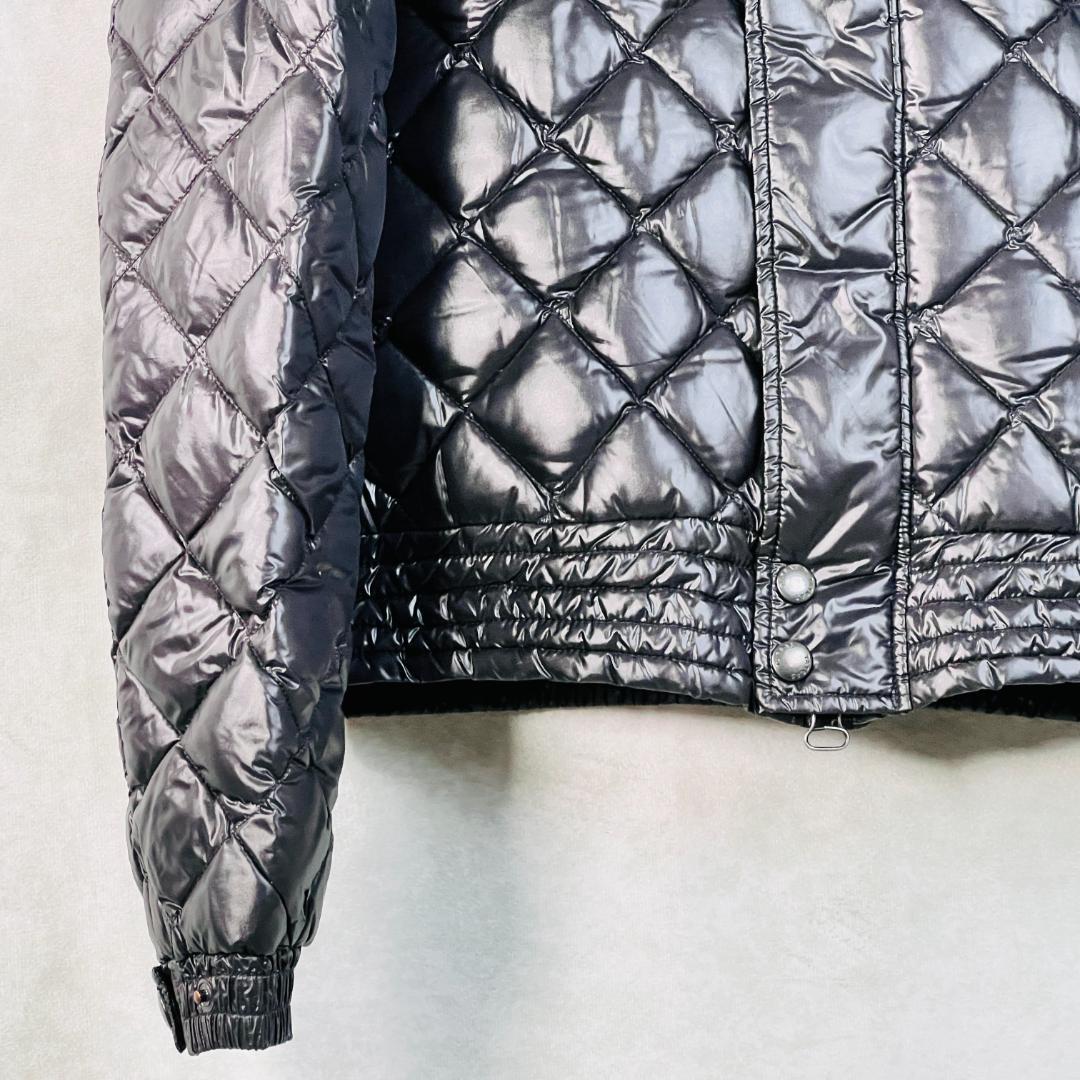 【タトラス】 シャイニーダウン ダイヤキルティング 軽量 光沢感 M 訳アリ