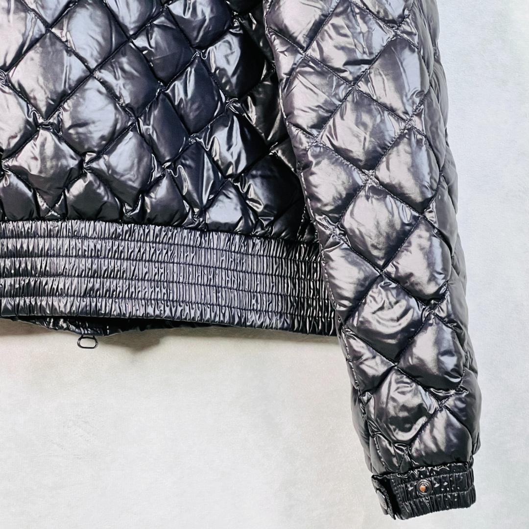 【タトラス】 シャイニーダウン ダイヤキルティング 軽量 光沢感 M 訳アリ