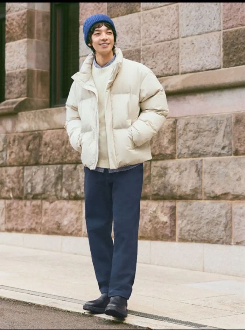 ユニクロ シームレスダウン(フードなし) Lサイズ　ホワイト