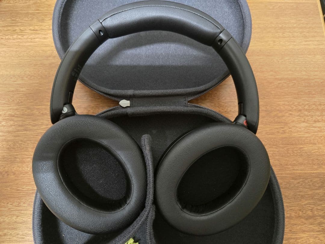 Sony WH-XB910N ワイヤレスヘッドホン 黒 ハードケース付き