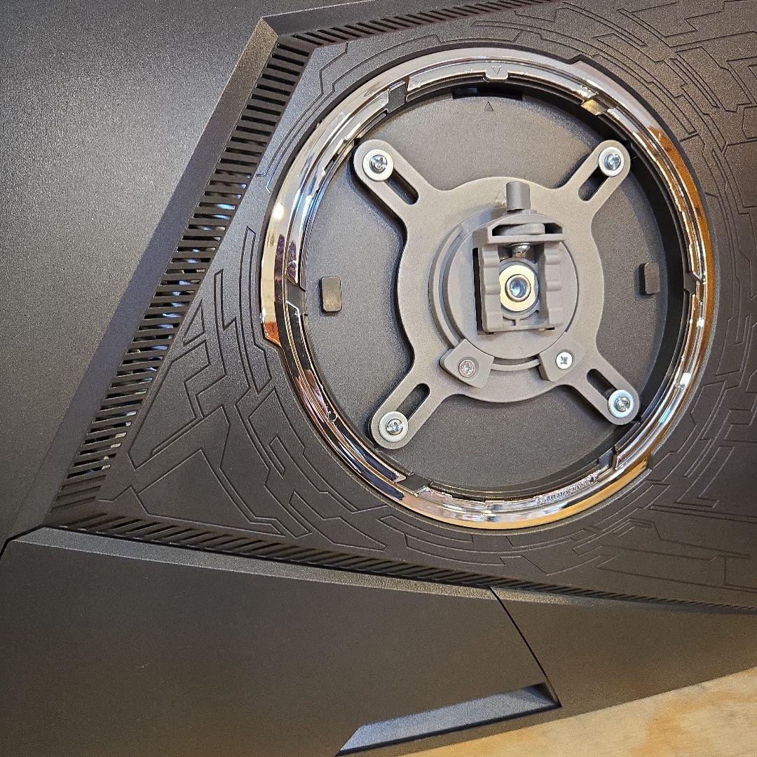 ASUS ゲーミングモニター　XG32VQR 湾曲 31.5インチ　液晶モニター