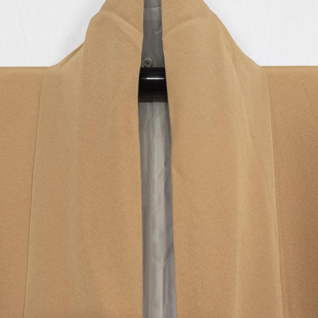 R8SK56 色無地 スコッチガード 家紋 橘 落ち着いた黄土色 シルク 着物