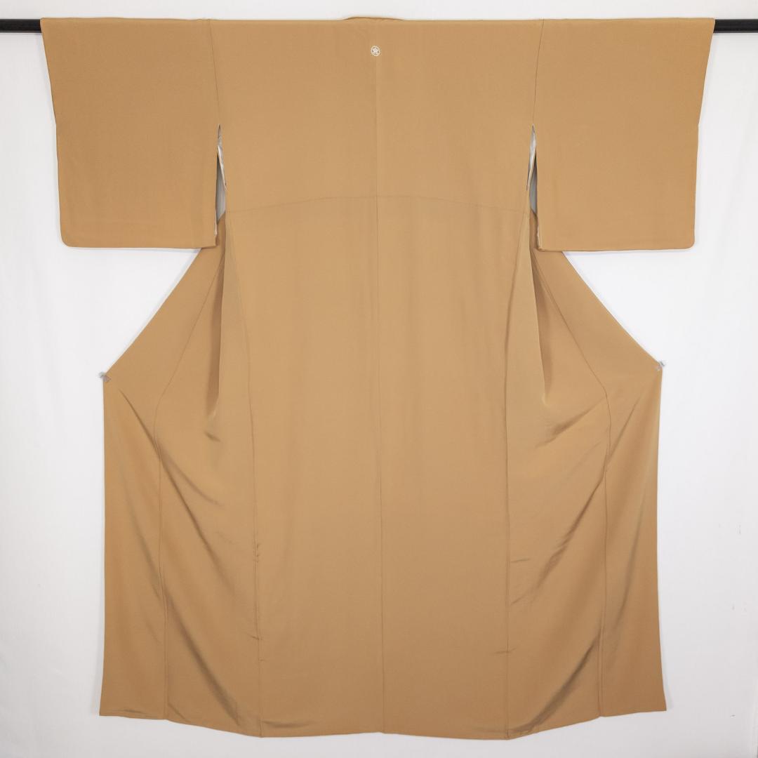 R8SK56 色無地 スコッチガード 家紋 橘 落ち着いた黄土色 シルク 着物