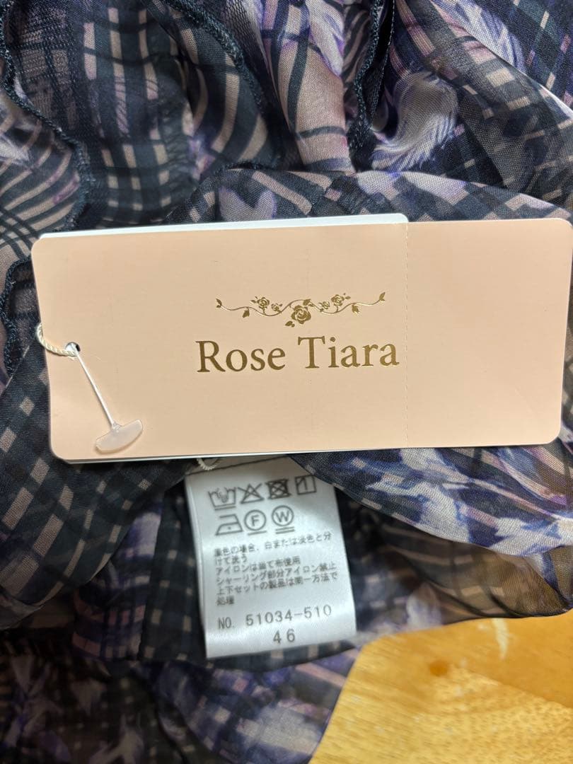 【ローズティアラ 】フリル花柄ブラウス 46新品未使用
