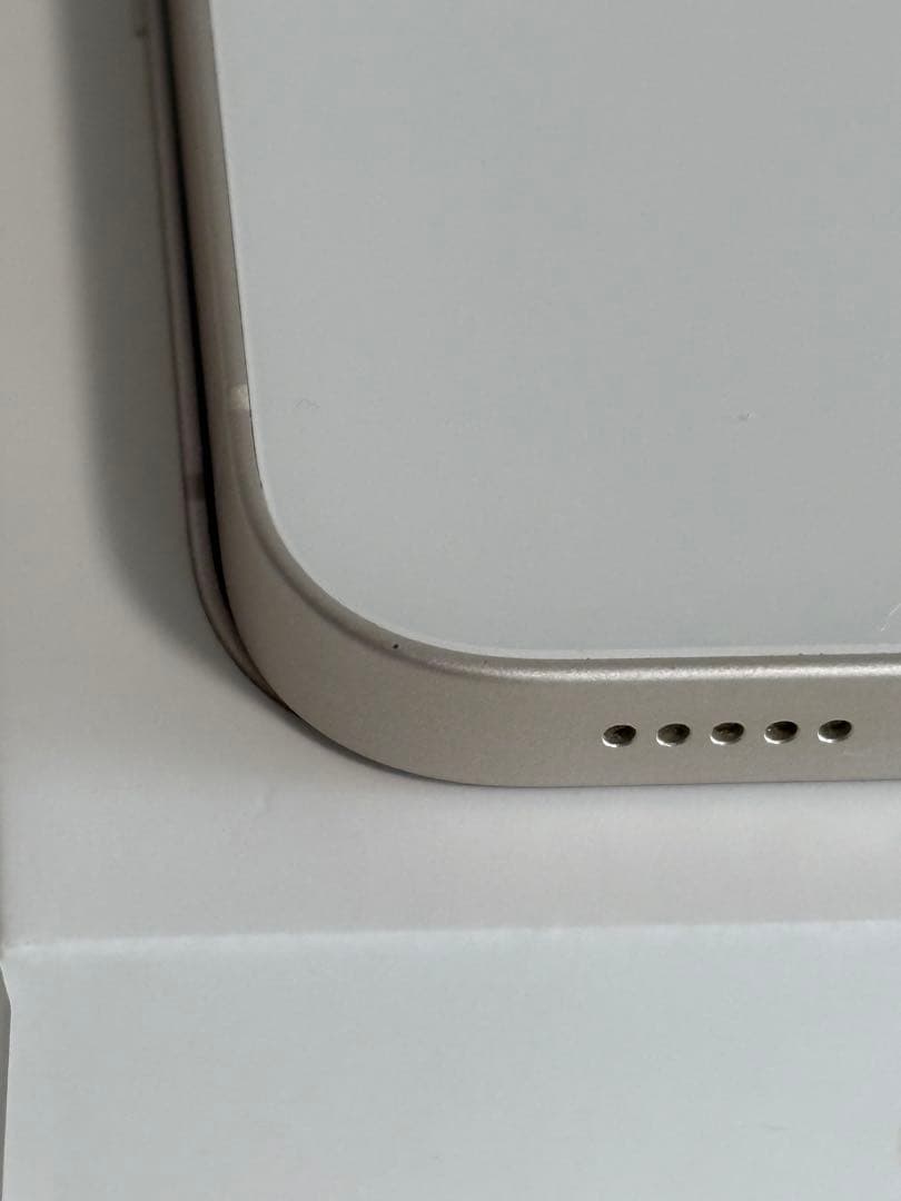 iPhone14 本体　ホワイト