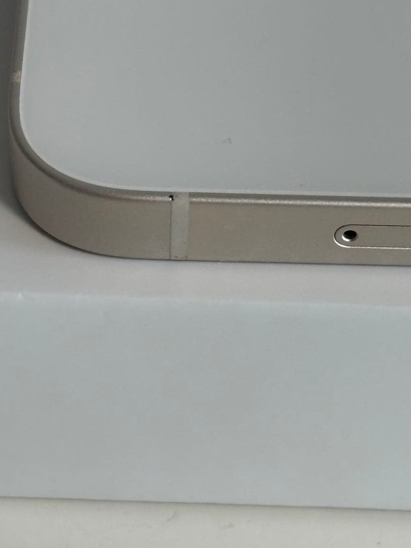 iPhone14 本体　ホワイト