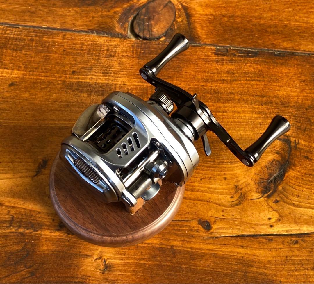 ベイトフィネス　丸型　ベイトリール　渓流釣り　バス釣り　30φ レフトハンドル