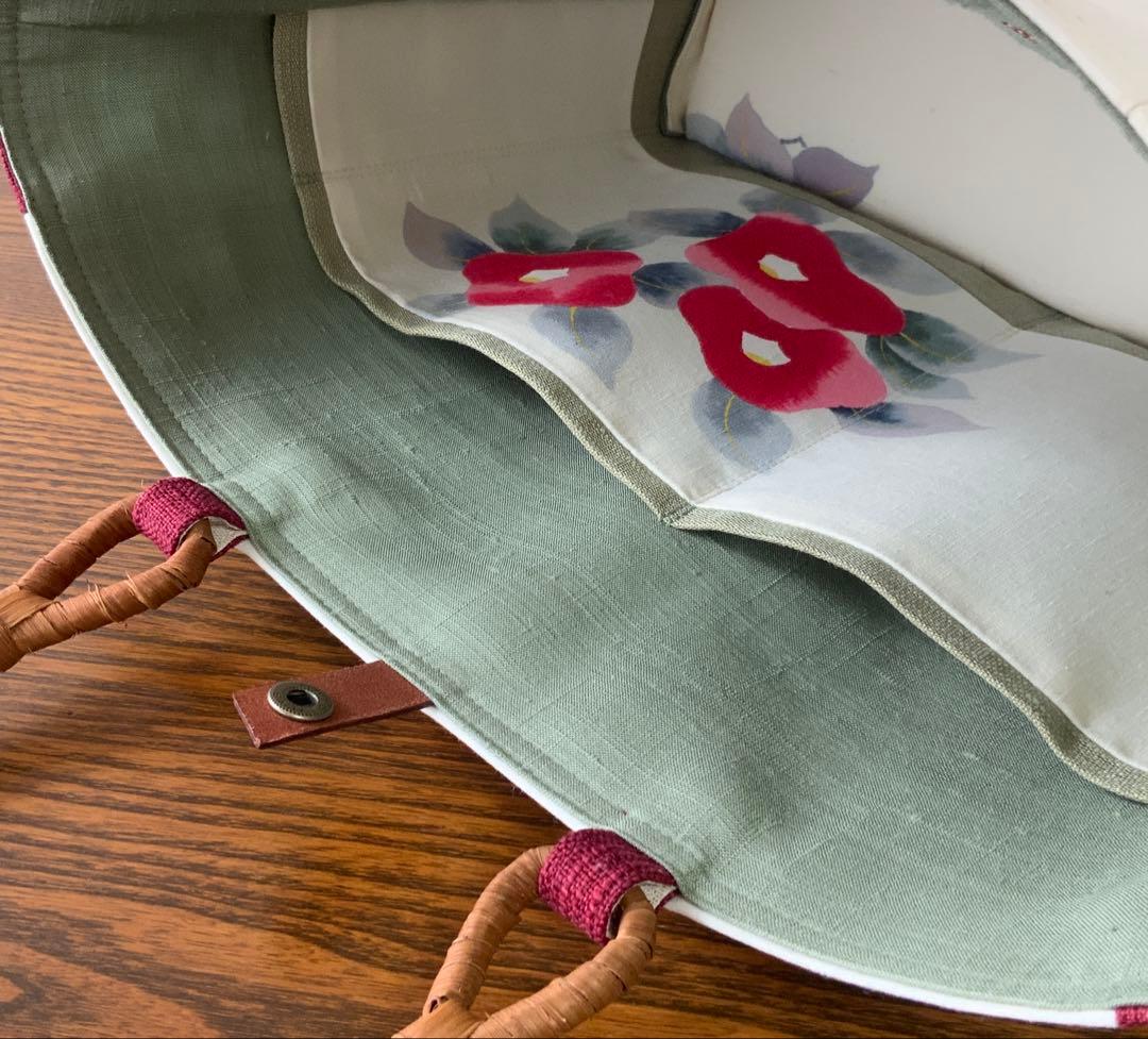 紬帯　赤い椿のお花　リメイク　山葡萄ハンドルバッグ