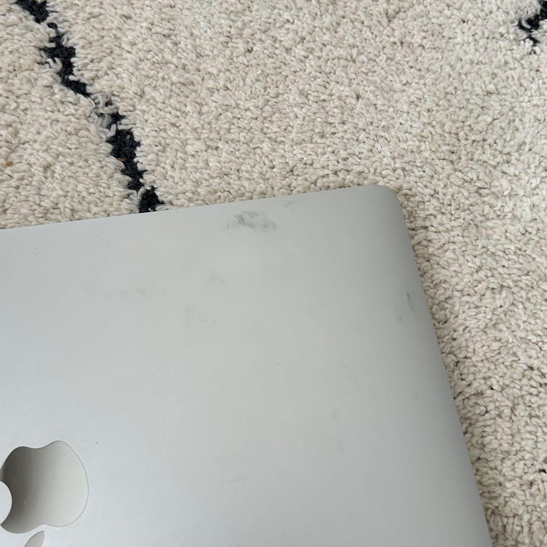 MacBook Pro 13inch 2020年モデル　256GB SSD