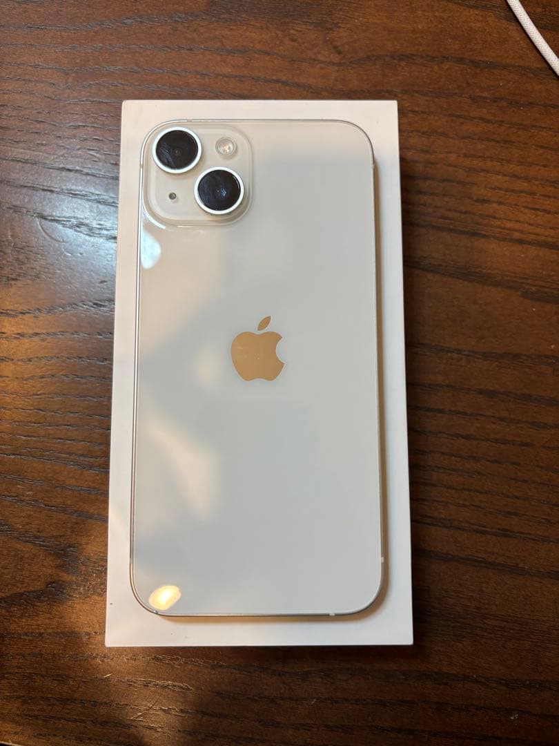 美品 iPhone 14 スターライト128GB BT84%