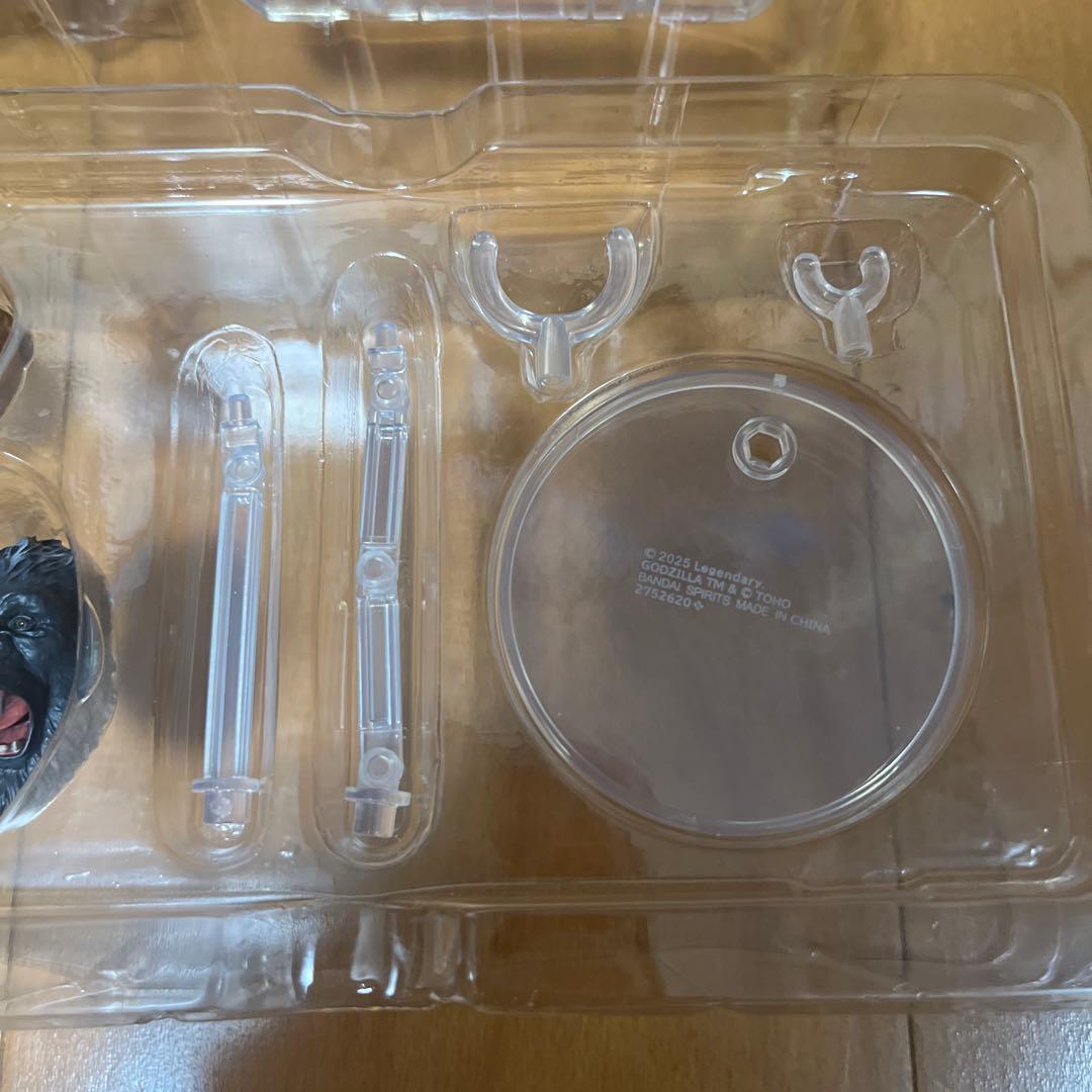 S.H.MonsterArts　ゴジラ×コング 新たなる帝国　スーコ＆モスラ