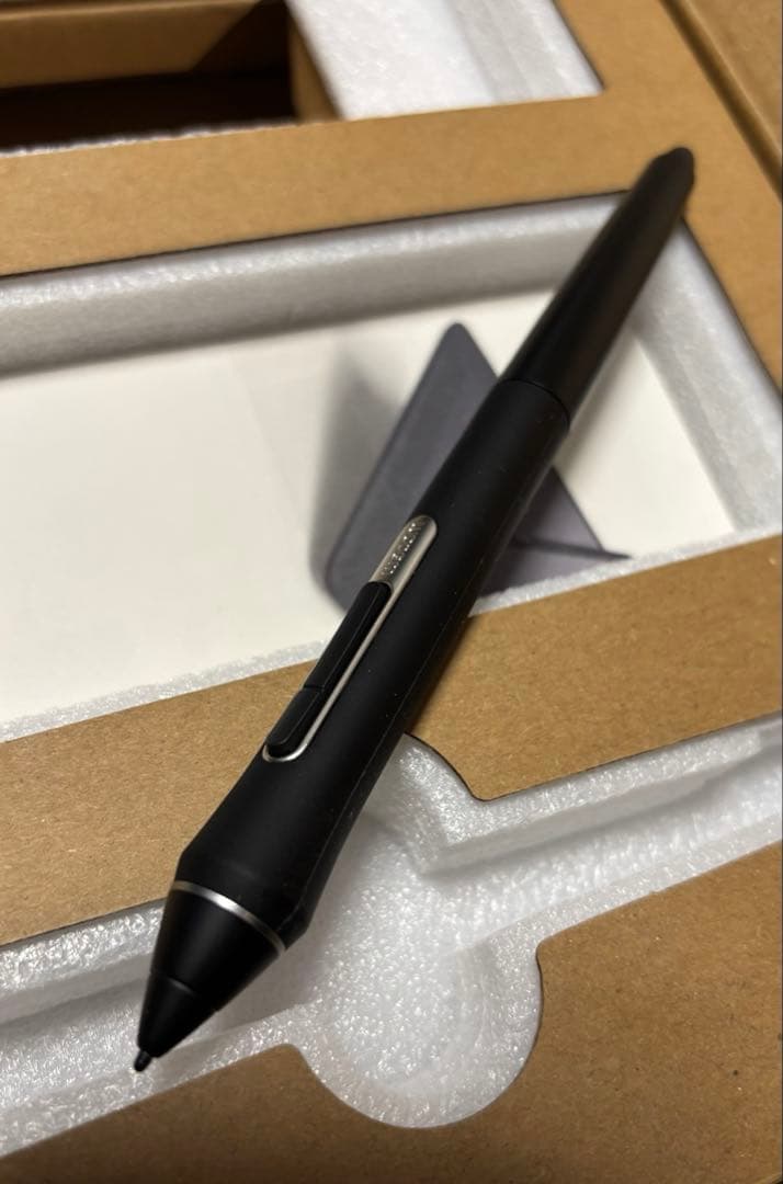 ワコム Cintiq 22 DTK2260K1D ほぼ未使用