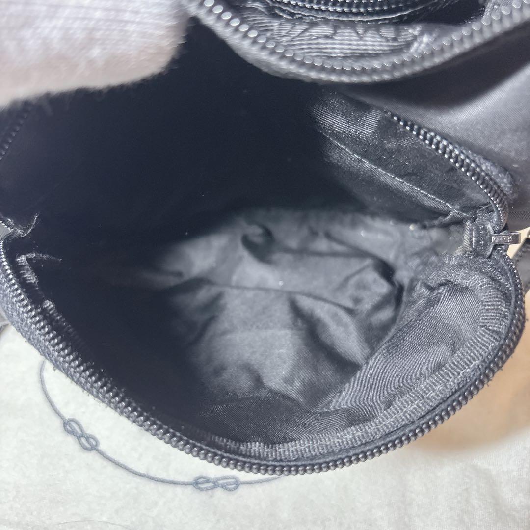 【希少】プラダ　ショルダーバッグ　三角ロゴ　サイドポケット　ナイロン　ブラック