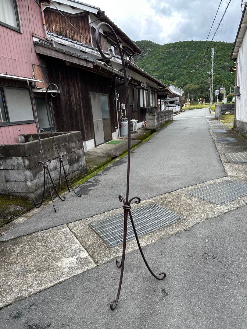 ビンテージ 金属製ハンガーラック 曲線デザイン アンティーク