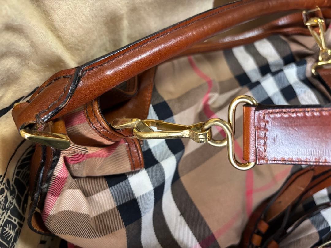 ほぼ未使用 Burberry ショルダーバッグ