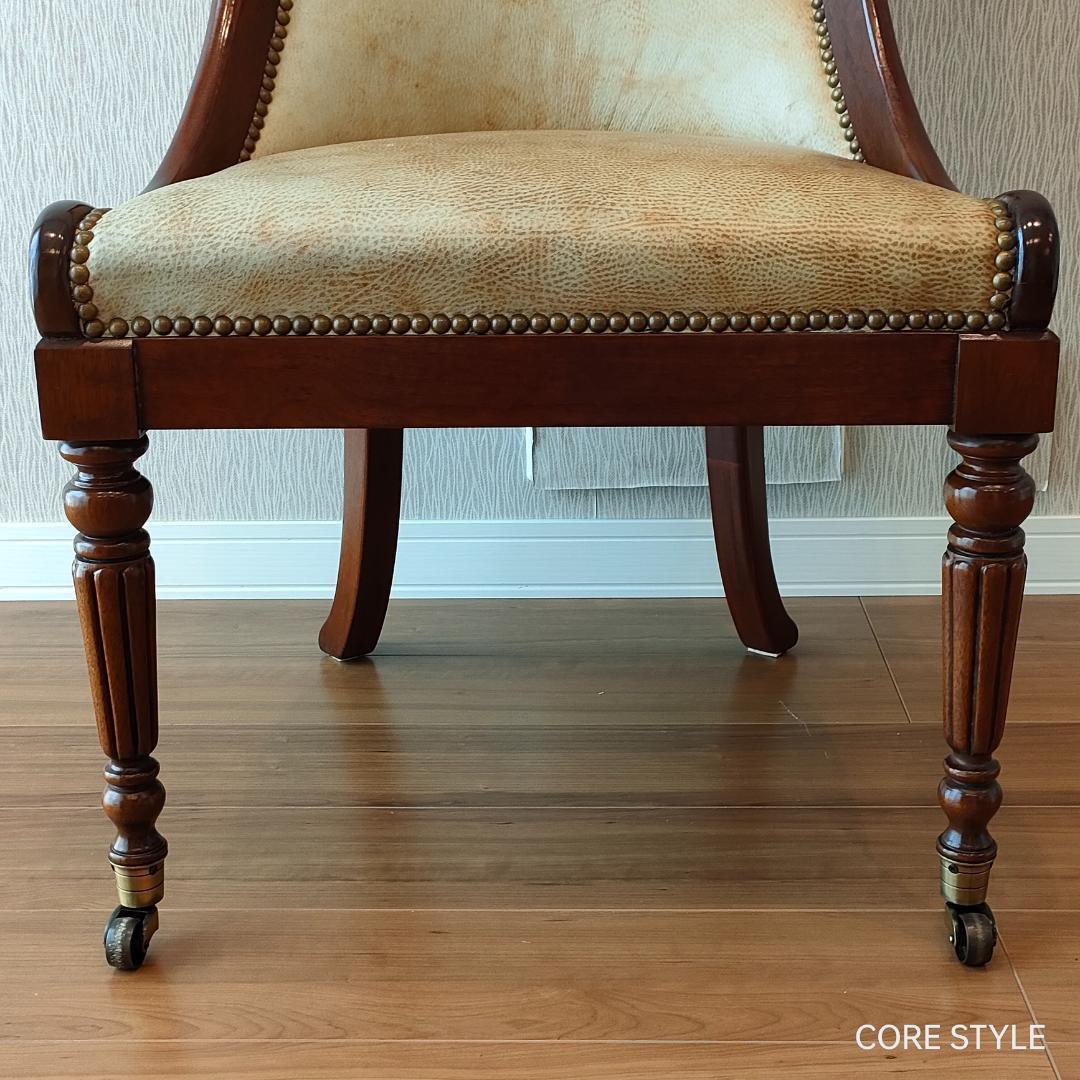 希少　ヒッコリーチェア　キャスター付き　クラシック家具　太鼓鋲②