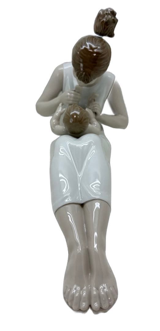 リヤドロ　ママとのひととき　くすくす笑い　NO.9152 フィギュリン　陶器人形