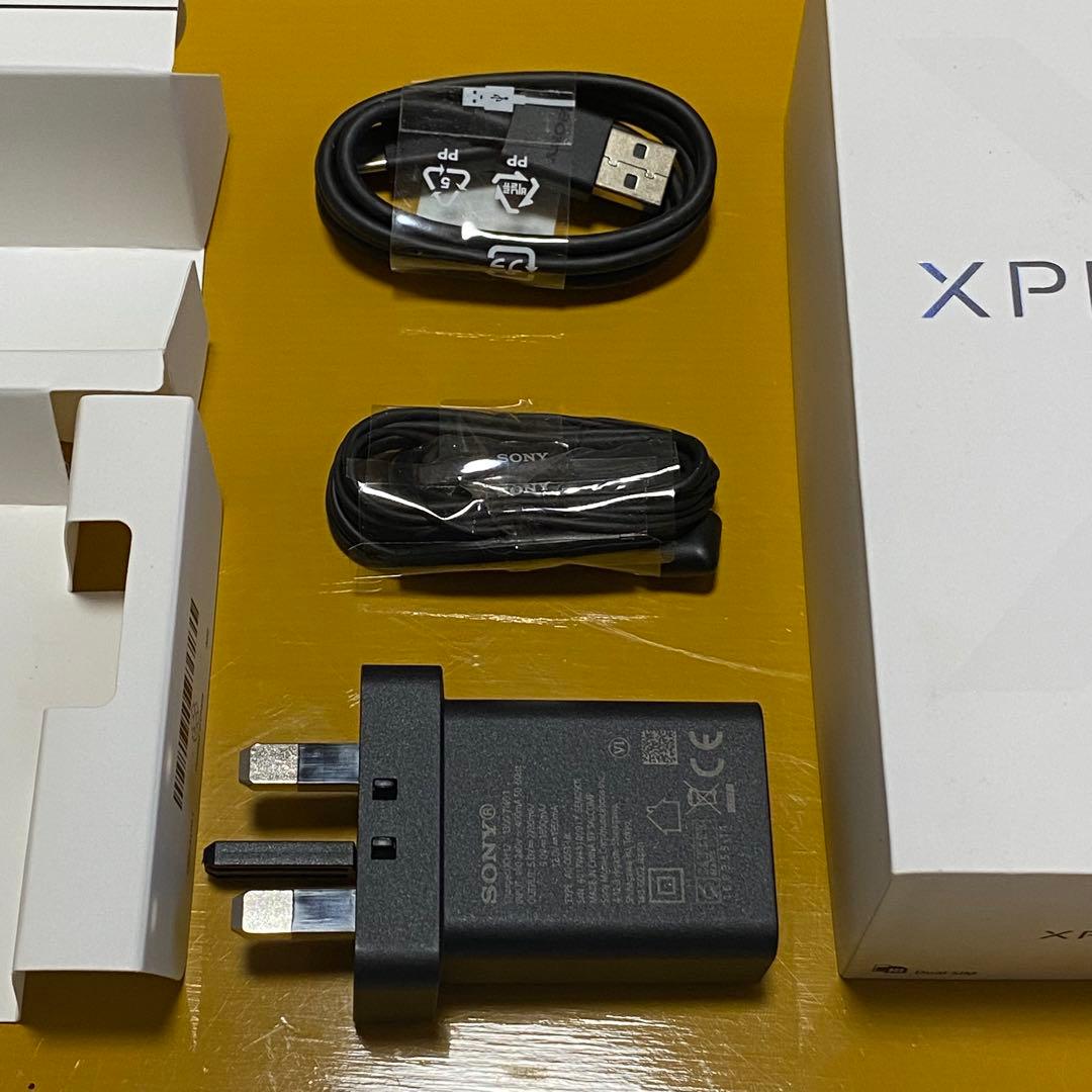 【新品未使用】SONY Xperia XZ F8332 Dual 付属品完備