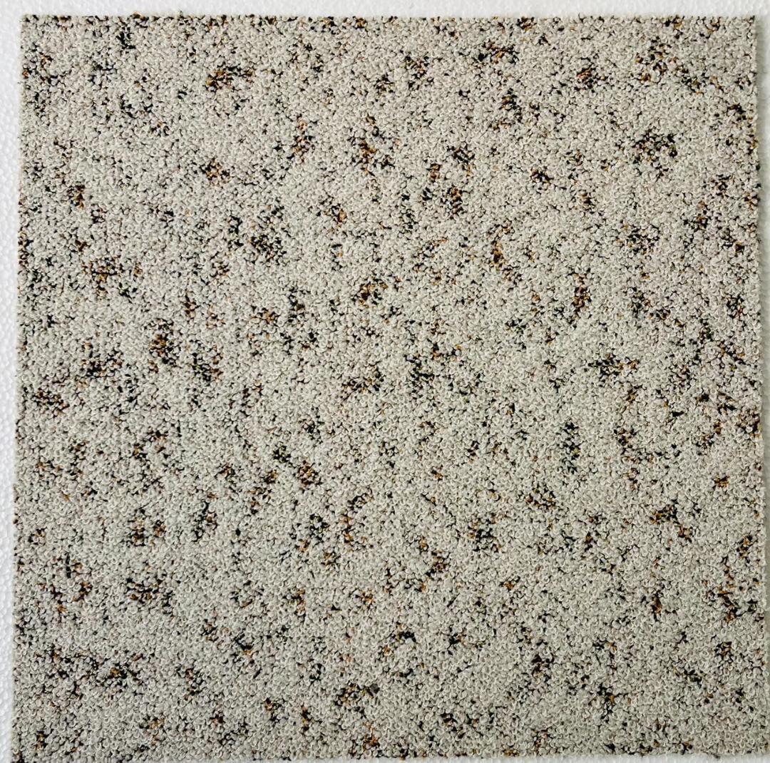 ケンさん　タイルカーペット　３６枚　新品・未使用　国内メーカー