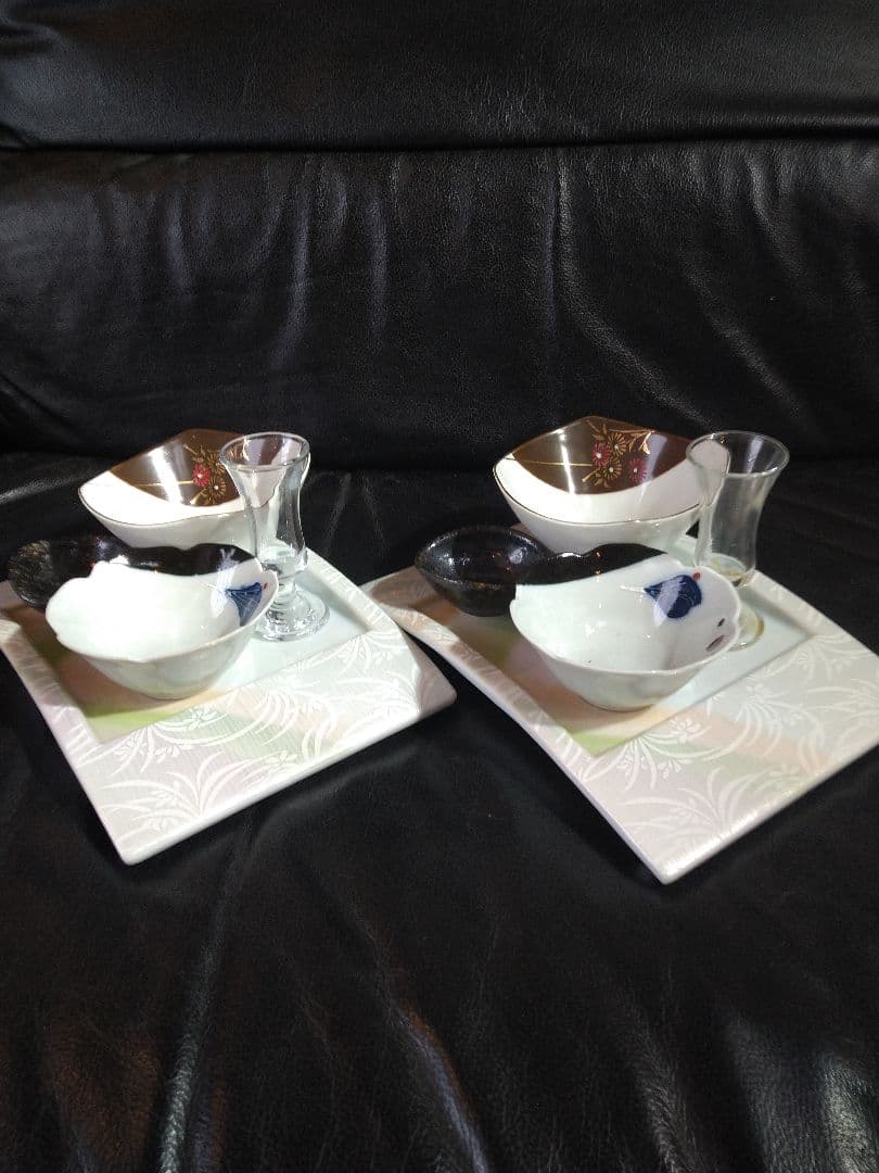 ♥高級皿・【美濃焼 ・名作良峰作】♥花柄・銀彩ラメ浮かし銀彩ウエーブデザイン4皿