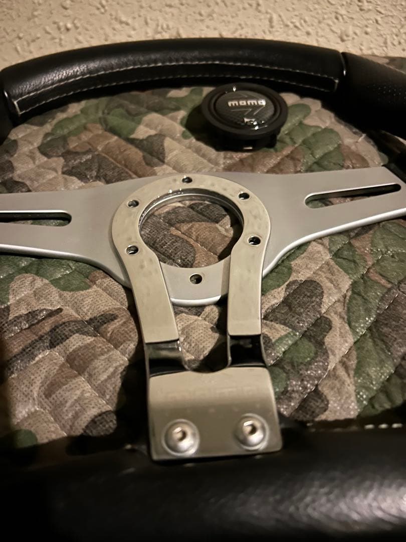 momo ステアリング trek R 350mm ブラック